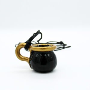 Collar de Ceramica con forma de taza negra y detalles dorados